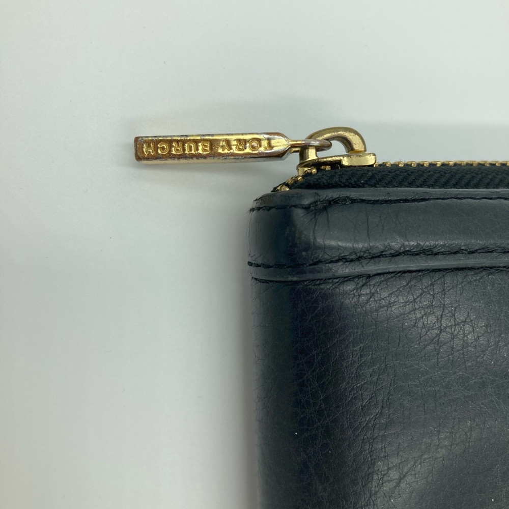 Tory Burch black leather wallet. - Picture 5 of 7